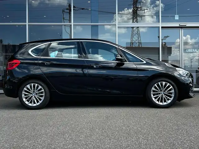 ＢＭＷ ２１８ｄ 富山県 2019(令1)年 4.3万km サファイアブラックP アドバンスドアクティブセーフティパッケージ/パーキングサポートパッケージ/コンフォートパッケージ/純正HDDナビ/AM/FMラジオ/Bluetooth接続/社外地上デジタルTV/USB接続/D/N席パワーシート（D席メモリ機能付き）/D/N席シートヒーター/ブラックレザーシート/前後PDC/ヘッドアップディスプレイ/アイドリングストップ/プッシュスタート/パワーバックドア