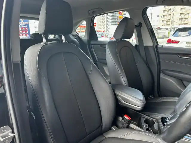 ＢＭＷ ２１８ｄ 富山県 2019(令1)年 4.3万km サファイアブラックP アドバンスドアクティブセーフティパッケージ/パーキングサポートパッケージ/コンフォートパッケージ/純正HDDナビ/AM/FMラジオ/Bluetooth接続/社外地上デジタルTV/USB接続/D/N席パワーシート（D席メモリ機能付き）/D/N席シートヒーター/ブラックレザーシート/前後PDC/ヘッドアップディスプレイ/アイドリングストップ/プッシュスタート/パワーバックドア