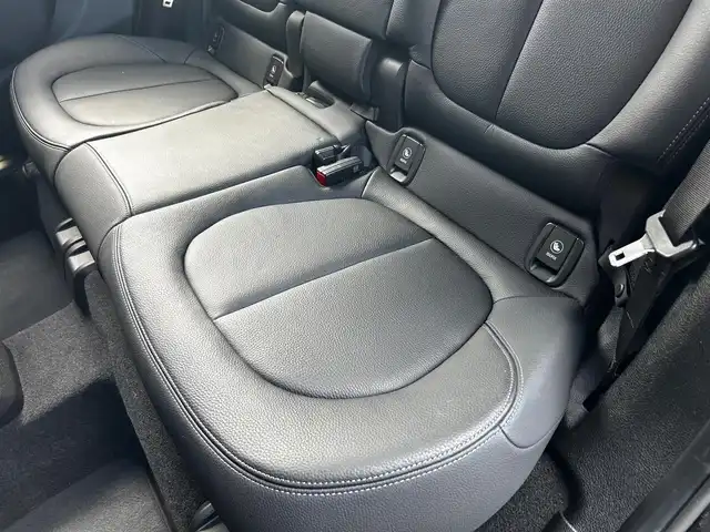 ＢＭＷ ２１８ｄ 富山県 2019(令1)年 4.3万km サファイアブラックP アドバンスドアクティブセーフティパッケージ/パーキングサポートパッケージ/コンフォートパッケージ/純正HDDナビ/AM/FMラジオ/Bluetooth接続/社外地上デジタルTV/USB接続/D/N席パワーシート（D席メモリ機能付き）/D/N席シートヒーター/ブラックレザーシート/前後PDC/ヘッドアップディスプレイ/アイドリングストップ/プッシュスタート/パワーバックドア