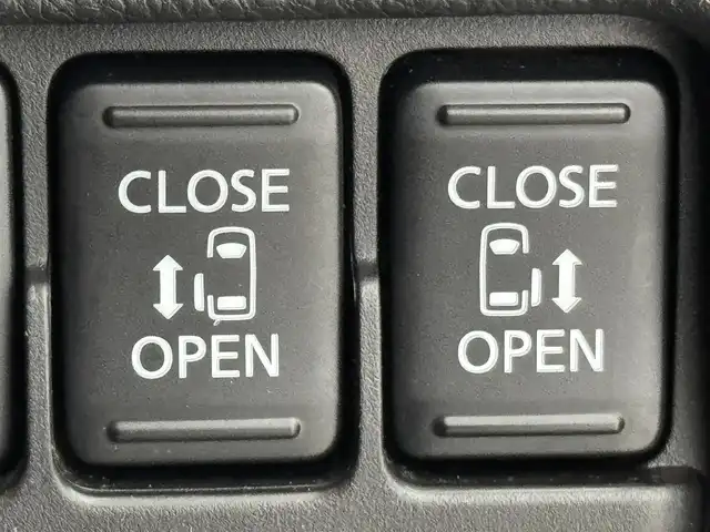 日産 デイズ ルークス HWS X Vセレクション 福岡県 2019(平31)年 4万km ブラック 純正ナビ／フルセグＴＶ　/アラウンドビューモニター　/ＥＴＣ　/前後ドライブレコーダー　/コーナーセンサー　/衝突被害軽減ブレーキ　/レーンキープ　/アイドリングストップ　/両側電動スライドドア　/純正１５インチＡＷ