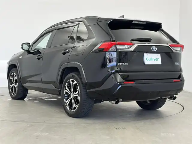 トヨタ ＲＡＶ４ ＰＨＶ Z 愛知県 2023(令5)年 5万km アティチュードブラックマイカ トヨタセーフティセンス/プリクラッシュセーフティ/レーントレーシングアシスト/レーダークルーズコントロール/オートマチックハイビーム/ロードサインアシスト/ブラインドスポットモニター/パーキングサポートブレーキ/デジタルインナーミラー/パノラミックビューモニター/純正9インチディスプレイオーディオ/フルセグTV/Bluetooth接続/AM/FM/USB/AppleCarPlay/AndroidAuto/Miracast/T-Connect/ステアリングヒーター/レザーシート/電動パワーシート/シートヒーター/シートエアコン/パワーバックドア/100V電源/充電用USB端子/ワイヤレス充電/純正19インチアルミホイール/ETC2.0/前後ドライブレコーダー