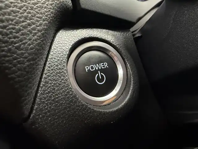 トヨタ ＲＡＶ４ ＰＨＶ Z 愛知県 2023(令5)年 5万km アティチュードブラックマイカ トヨタセーフティセンス/プリクラッシュセーフティ/レーントレーシングアシスト/レーダークルーズコントロール/オートマチックハイビーム/ロードサインアシスト/ブラインドスポットモニター/パーキングサポートブレーキ/デジタルインナーミラー/パノラミックビューモニター/純正9インチディスプレイオーディオ/フルセグTV/Bluetooth接続/AM/FM/USB/AppleCarPlay/AndroidAuto/Miracast/T-Connect/ステアリングヒーター/レザーシート/電動パワーシート/シートヒーター/シートエアコン/パワーバックドア/100V電源/充電用USB端子/ワイヤレス充電/純正19インチアルミホイール/ETC2.0/前後ドライブレコーダー