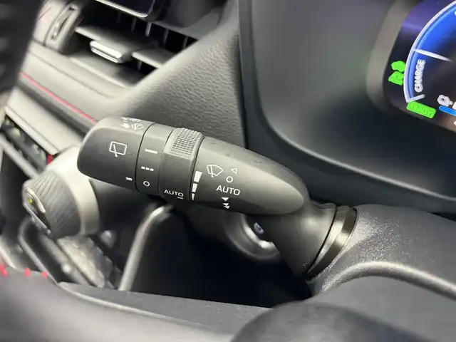 トヨタ ＲＡＶ４ ＰＨＶ Z 愛知県 2023(令5)年 5万km アティチュードブラックマイカ トヨタセーフティセンス/プリクラッシュセーフティ/レーントレーシングアシスト/レーダークルーズコントロール/オートマチックハイビーム/ロードサインアシスト/ブラインドスポットモニター/パーキングサポートブレーキ/デジタルインナーミラー/パノラミックビューモニター/純正9インチディスプレイオーディオ/フルセグTV/Bluetooth接続/AM/FM/USB/AppleCarPlay/AndroidAuto/Miracast/T-Connect/ステアリングヒーター/レザーシート/電動パワーシート/シートヒーター/シートエアコン/パワーバックドア/100V電源/充電用USB端子/ワイヤレス充電/純正19インチアルミホイール/ETC2.0/前後ドライブレコーダー