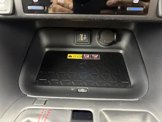 トヨタ ＲＡＶ４ ＰＨＶ Z 愛知県 2023(令5)年 5万km アティチュードブラックマイカ トヨタセーフティセンス/プリクラッシュセーフティ/レーントレーシングアシスト/レーダークルーズコントロール/オートマチックハイビーム/ロードサインアシスト/ブラインドスポットモニター/パーキングサポートブレーキ/デジタルインナーミラー/パノラミックビューモニター/純正9インチディスプレイオーディオ/フルセグTV/Bluetooth接続/AM/FM/USB/AppleCarPlay/AndroidAuto/Miracast/T-Connect/ステアリングヒーター/レザーシート/電動パワーシート/シートヒーター/シートエアコン/パワーバックドア/100V電源/充電用USB端子/ワイヤレス充電/純正19インチアルミホイール/ETC2.0/前後ドライブレコーダー