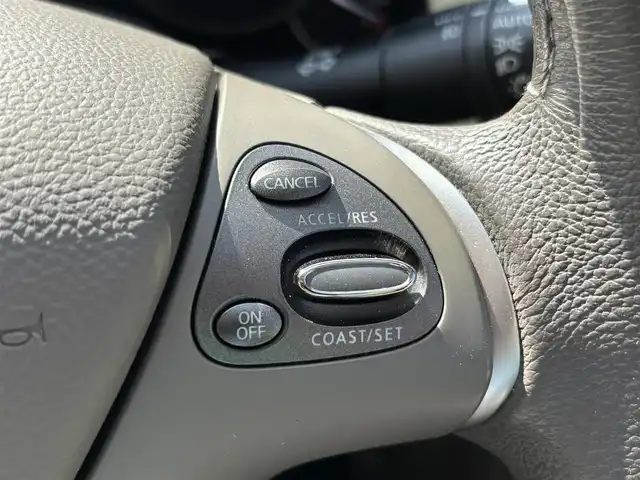 日産 フーガ 250GT 福岡県 2013(平25)年 3.9万km クリスタルホワイトパール 純正ナビ/(BT/フルセグ/DISC/AM/FM）/Bカメラ/クルーズコントロール/LEDヘッドライト/AFS/オートライト/シートメモリー/DN席パワーシート/チルトステアリング/助手席オットマン/純正18インチAW/TVキャンセラー/ISOFIX/横滑り防止装置/盗難防止装置/衝突被害軽減ブレーキ/スマートキー/ETC