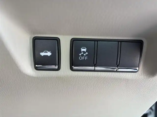 日産 フーガ 250GT 福岡県 2013(平25)年 3.9万km クリスタルホワイトパール 純正ナビ/(BT/フルセグ/DISC/AM/FM）/Bカメラ/クルーズコントロール/LEDヘッドライト/AFS/オートライト/シートメモリー/DN席パワーシート/チルトステアリング/助手席オットマン/純正18インチAW/TVキャンセラー/ISOFIX/横滑り防止装置/盗難防止装置/衝突被害軽減ブレーキ/スマートキー/ETC
