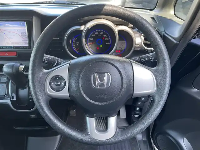 ホンダ Ｎ ＢＯＸ カスタム G Aパッケージ 滋賀県 2014(平26)年 6.3万km プレミアムゴールドパープルパール 社外メモリーナビ/バックカメラ/片側パワースライドドア/HIDヘッドライト/オートライト/衝突被害軽減システム/プッシュスタート/スマートキー/ステアリングリモコン/横滑り防止装置/フロアマット/純正14インチアルミホイール/カーテンエアバック