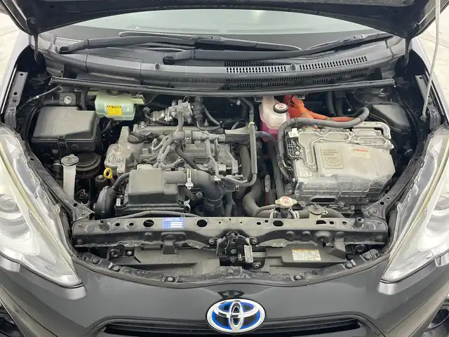 トヨタ アクア S スタイルブラック 愛知県 2017(平29)年 6.5万km ブラックマイカ 禁煙車/純正7インチナビ/（CD/DVD/Bluetooth/フルセグTV/SD)/バックカメラ/トヨタセーフティセンス/・プリクラッシュセーフティ/・レーンディパーチャーアラート/・オートマチックハイビーム/ETC/15インチアルミホイール/スマートキー/スペアキー1本/プッシュスタート/LEDヘッドライト/フロントフォグランプ/オートライト/純正フロアマット/横滑り防止装置