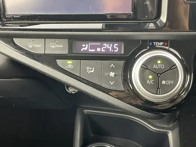 トヨタ アクア S スタイルブラック 愛知県 2017(平29)年 6.5万km ブラックマイカ 禁煙車/純正7インチナビ/（CD/DVD/Bluetooth/フルセグTV/SD)/バックカメラ/トヨタセーフティセンス/・プリクラッシュセーフティ/・レーンディパーチャーアラート/・オートマチックハイビーム/ETC/15インチアルミホイール/スマートキー/スペアキー1本/プッシュスタート/LEDヘッドライト/フロントフォグランプ/オートライト/純正フロアマット/横滑り防止装置