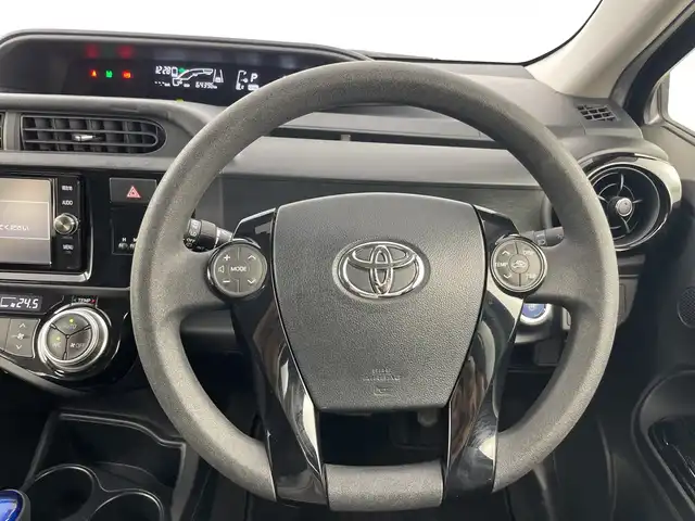 トヨタ アクア S スタイルブラック 愛知県 2017(平29)年 6.5万km ブラックマイカ 禁煙車/純正7インチナビ/（CD/DVD/Bluetooth/フルセグTV/SD)/バックカメラ/トヨタセーフティセンス/・プリクラッシュセーフティ/・レーンディパーチャーアラート/・オートマチックハイビーム/ETC/15インチアルミホイール/スマートキー/スペアキー1本/プッシュスタート/LEDヘッドライト/フロントフォグランプ/オートライト/純正フロアマット/横滑り防止装置