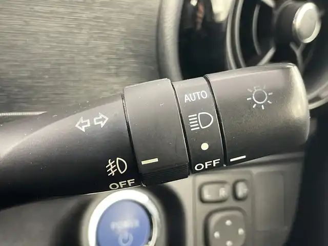 トヨタ アクア S スタイルブラック 愛知県 2017(平29)年 6.5万km ブラックマイカ 禁煙車/純正7インチナビ/（CD/DVD/Bluetooth/フルセグTV/SD)/バックカメラ/トヨタセーフティセンス/・プリクラッシュセーフティ/・レーンディパーチャーアラート/・オートマチックハイビーム/ETC/15インチアルミホイール/スマートキー/スペアキー1本/プッシュスタート/LEDヘッドライト/フロントフォグランプ/オートライト/純正フロアマット/横滑り防止装置