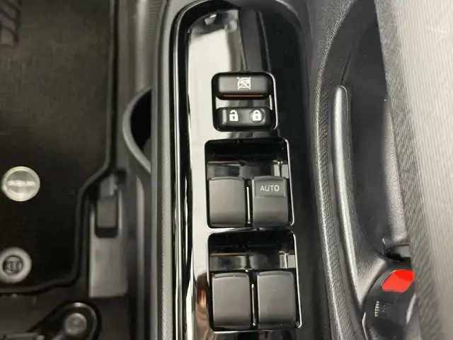 トヨタ アクア S スタイルブラック 愛知県 2017(平29)年 6.5万km ブラックマイカ 禁煙車/純正7インチナビ/（CD/DVD/Bluetooth/フルセグTV/SD)/バックカメラ/トヨタセーフティセンス/・プリクラッシュセーフティ/・レーンディパーチャーアラート/・オートマチックハイビーム/ETC/15インチアルミホイール/スマートキー/スペアキー1本/プッシュスタート/LEDヘッドライト/フロントフォグランプ/オートライト/純正フロアマット/横滑り防止装置