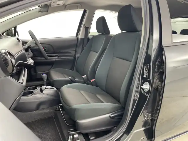 トヨタ アクア S スタイルブラック 愛知県 2017(平29)年 6.5万km ブラックマイカ 禁煙車/純正7インチナビ/（CD/DVD/Bluetooth/フルセグTV/SD)/バックカメラ/トヨタセーフティセンス/・プリクラッシュセーフティ/・レーンディパーチャーアラート/・オートマチックハイビーム/ETC/15インチアルミホイール/スマートキー/スペアキー1本/プッシュスタート/LEDヘッドライト/フロントフォグランプ/オートライト/純正フロアマット/横滑り防止装置