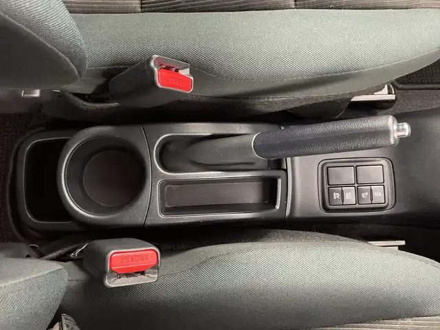 トヨタ アクア S スタイルブラック 愛知県 2017(平29)年 6.5万km ブラックマイカ 禁煙車/純正7インチナビ/（CD/DVD/Bluetooth/フルセグTV/SD)/バックカメラ/トヨタセーフティセンス/・プリクラッシュセーフティ/・レーンディパーチャーアラート/・オートマチックハイビーム/ETC/15インチアルミホイール/スマートキー/スペアキー1本/プッシュスタート/LEDヘッドライト/フロントフォグランプ/オートライト/純正フロアマット/横滑り防止装置