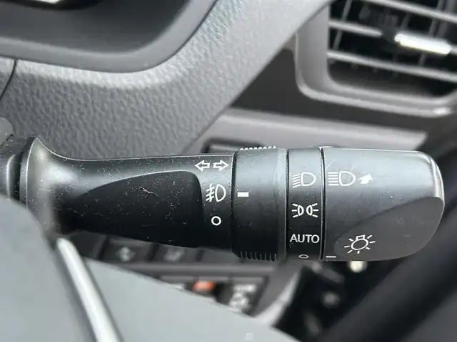 トヨタ エスクァイア ハイブリッド Xi 佐賀県 2016(平28)年 5.5万km ダークバイオレットマイカメタリック トヨタセーフティセンスC/・プリクラッシュセーフティ/・レーンディパーチャーアラート/・オートマチックハイビーム/純正SDナビ/・バックカメラ/・フルセグTV/BT/CD/DVD/純正フリップダウンモニター/純正ドラレコ/(DRT-H66A：SDなし動作確認なし)/両側パワースライドドア/純正15インチAW/LEDヘッドライト/シートヒーター/プッシュスタート/ETC/スペアキー×1/取扱説明書