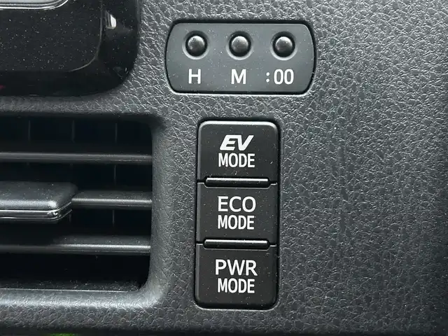 トヨタ エスクァイア ハイブリッド Xi 佐賀県 2016(平28)年 5.5万km ダークバイオレットマイカメタリック トヨタセーフティセンスC/・プリクラッシュセーフティ/・レーンディパーチャーアラート/・オートマチックハイビーム/純正SDナビ/・バックカメラ/・フルセグTV/BT/CD/DVD/純正フリップダウンモニター/純正ドラレコ/(DRT-H66A：SDなし動作確認なし)/両側パワースライドドア/純正15インチAW/LEDヘッドライト/シートヒーター/プッシュスタート/ETC/スペアキー×1/取扱説明書