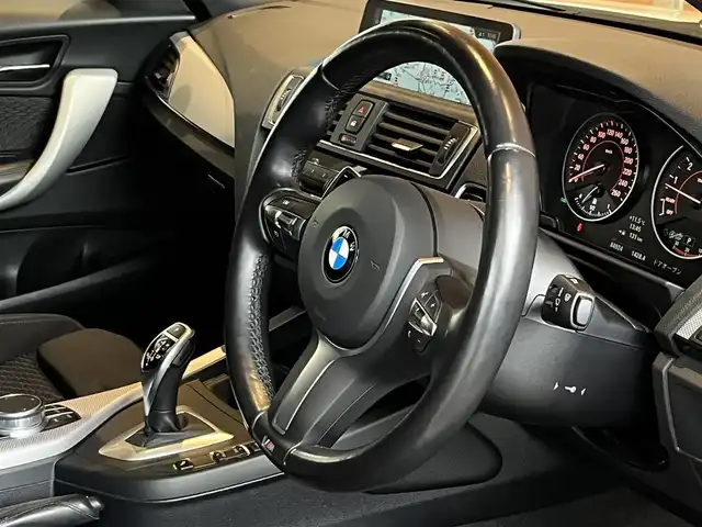 ＢＭＷ Ｍ１４０ｉ 宮城県 2017(平29)年 8.5万km アルピンホワイトⅢ インテリジェントセーフティ/レーンディパーチャーウォーニング/iDriveナビゲーションシステム/バックカメラ/前後PDC/パーキングアシスト/LEDヘッドライト/オートライト/クルーズコントロール/ステアリングスイッチ/パドルシフト/コンフォートアクセス/純正18インチAW/ブラックキドニーグリル/メモリ機能付きパワーシート/ドライブレコーダー/ETC車載器