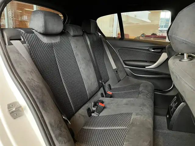 ＢＭＷ Ｍ１４０ｉ 宮城県 2017(平29)年 8.5万km アルピンホワイトⅢ インテリジェントセーフティ/レーンディパーチャーウォーニング/iDriveナビゲーションシステム/バックカメラ/前後PDC/パーキングアシスト/LEDヘッドライト/オートライト/クルーズコントロール/ステアリングスイッチ/パドルシフト/コンフォートアクセス/純正18インチAW/ブラックキドニーグリル/メモリ機能付きパワーシート/ドライブレコーダー/ETC車載器