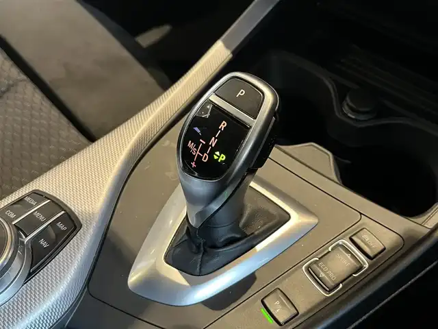 ＢＭＷ Ｍ１４０ｉ 宮城県 2017(平29)年 8.5万km アルピンホワイトⅢ インテリジェントセーフティ/レーンディパーチャーウォーニング/iDriveナビゲーションシステム/バックカメラ/前後PDC/パーキングアシスト/LEDヘッドライト/オートライト/クルーズコントロール/ステアリングスイッチ/パドルシフト/コンフォートアクセス/純正18インチAW/ブラックキドニーグリル/メモリ機能付きパワーシート/ドライブレコーダー/ETC車載器