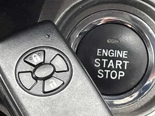 トヨタ ヴァンガード 240S 東京都 2010(平22)年 9.8万km ブラック ユーザー買取車/純正ナビ/バックカメラ/パドルシフト/ＤＡＣ/ＥＴＣ/ステアリングスイッチ/純正フロアマット/ドアバイザー/純正ホイール/純正リアスポイラー/プッシュスタート/スマートキー/横滑り防止装置