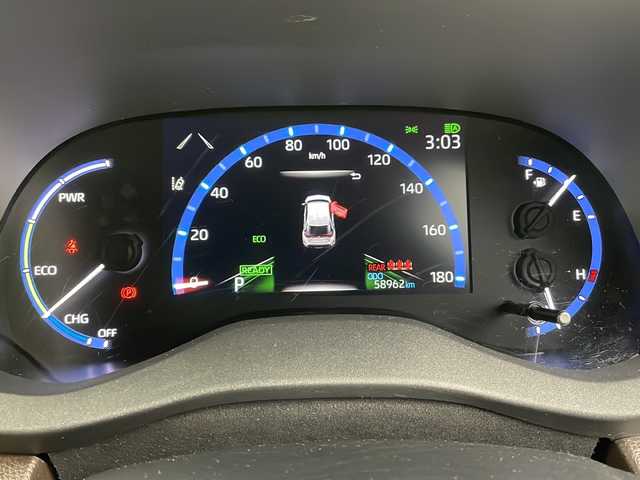 トヨタ ヤリスクロス ハイブリッド Z 栃木県 2021(令3)年 5.9万km ブラックマイカ/ホワイトパールクリスタルシャイン 2トーン 4WD/AC1500W電源/GRマッドガード/純正8インチディスプレイオーディオ/・Apple CarPlay/Android Auto/Bluetooth/USB/Miracast/・フルセグTV/AM/FM/トヨタセーフティセンス/・プリクラッシュセーフティ/・レーントレーシングアシスト/・レーンディパーチャーアラート/・レーダークルーズコントロール/・アダプティブハイビームシステム/・ブラインドスポットモニター/・ロードサインアシスト/コンビネーションシート(合皮)/シートヒーター(D/N席)/ステアリングヒーター/電動パーキングブレーキ(HOLDスイッチ付)/ドライブレコーダー(F/R)/ダウンヒルアシスト/後付けセンターコンソール/LEDヘッドライト/ドアバイザー/カーボン調スカッププレート/カーボン調ドアインナーパネル/純正18インチアルミホイール/スマートキー×2本/社外フロアマット/サイド+カーテンエアバッグ/保証書、取扱説明書