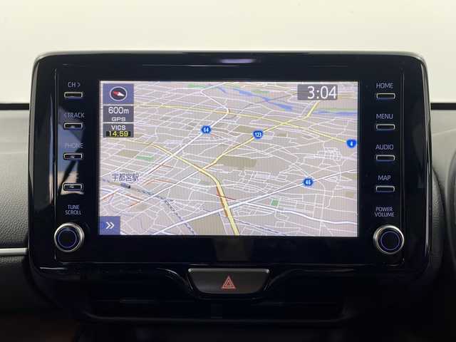 トヨタ ヤリスクロス ハイブリッド Z 栃木県 2021(令3)年 5.9万km ブラックマイカ/ホワイトパールクリスタルシャイン 2トーン 4WD/AC1500W電源/GRマッドガード/純正8インチディスプレイオーディオ/・Apple CarPlay/Android Auto/Bluetooth/USB/Miracast/・フルセグTV/AM/FM/トヨタセーフティセンス/・プリクラッシュセーフティ/・レーントレーシングアシスト/・レーンディパーチャーアラート/・レーダークルーズコントロール/・アダプティブハイビームシステム/・ブラインドスポットモニター/・ロードサインアシスト/コンビネーションシート(合皮)/シートヒーター(D/N席)/ステアリングヒーター/電動パーキングブレーキ(HOLDスイッチ付)/ドライブレコーダー(F/R)/ダウンヒルアシスト/後付けセンターコンソール/LEDヘッドライト/ドアバイザー/カーボン調スカッププレート/カーボン調ドアインナーパネル/純正18インチアルミホイール/スマートキー×2本/社外フロアマット/サイド+カーテンエアバッグ/保証書、取扱説明書