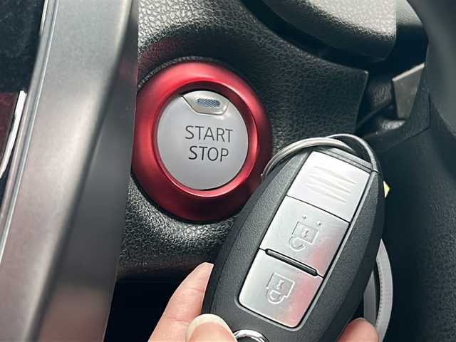 日産 ノート e－パワー ニスモ 山口県 2019(令1)年 6.1万km ブリリアントホワイトパール 純正SDナビ【MM319D‐W】/　Bluetooth、CD、DVD、フルセグテレビ、FM・AMラジオ/バックカメラ/ETC2.0/レーダークルーズコントロール/ドライブレコーダー【DJ4-D】/社外車高調TEIN/社外17インチアルミホイール/純正フロアマット/プッシュスタート/スマートキー/スペアキー/純正ハンドルカバー/レーンキープアシスト/エマージェンシーブレーキ