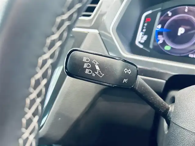 フォルクスワーゲン ティグアン TDI 4モーション Rライン ディナウディオ 大阪府 2020(令2)年 3.3万km 黒 ACC/黒革/Dメモリ付きパワーシート/シートヒーター/HUD/純正ナビ/360度カメラ/TV/applecarplay/DYNAUDIOサウンド/純正20インチAW/LEDヘッドライト/電動リアゲート