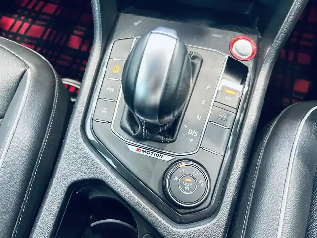 フォルクスワーゲン ティグアン TDI 4モーション Rライン ディナウディオ 大阪府 2020(令2)年 3.3万km 黒 ACC/黒革/Dメモリ付きパワーシート/シートヒーター/HUD/純正ナビ/360度カメラ/TV/applecarplay/DYNAUDIOサウンド/純正20インチAW/LEDヘッドライト/電動リアゲート