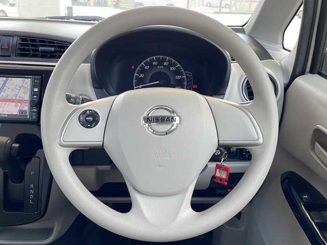 日産 デイズ J 愛媛県 2017(平29)年 1.9万km ホワイト ワンオーナー /純正メモリナビ (MJ117D-W)/・フルセグTV/・Bluetooth接続/・CD再生/・SDミュージックサーバー/ETC/ベンチシート/リモコンキー/スペアキー/保証書/取扱説明書