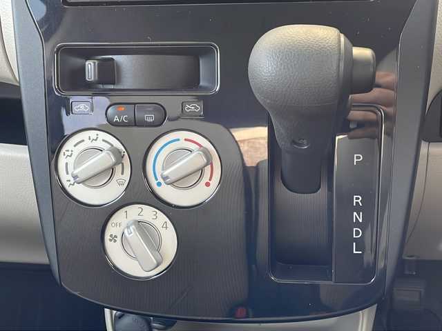日産 デイズ J 愛媛県 2017(平29)年 1.9万km ホワイト ワンオーナー /純正メモリナビ (MJ117D-W)/・フルセグTV/・Bluetooth接続/・CD再生/・SDミュージックサーバー/ETC/ベンチシート/リモコンキー/スペアキー/保証書/取扱説明書