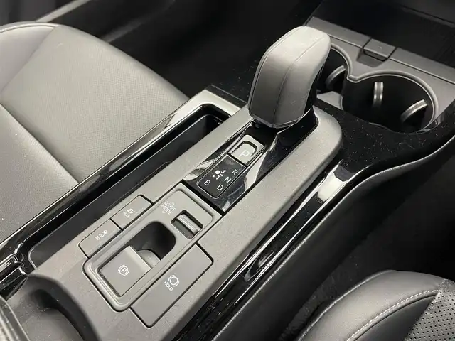 トヨタ プリウス Z 茨城県 2023(令5)年 2.9万km アティチュードブラックマイカ 純正ナビ/フルセグ再生可/HDMI/ステアリングヒーター/TOYOTA　Safety Sense/・プリクラッシュセーフティ/・レーントレーシングアシスト/・レーンディパーチャーアラート/・レーダークルーズコントロール/・アダプティブハイビームシステム/・ロードサインアシスト/・ドライバー異常時対応システム/・プロアクティブドライビングアシスト/・発進遅れ告知機能/・レーンチェンジアシスト/ハーフレザーシート/シートヒーター/エアーシート/ワイヤレスチャージャー