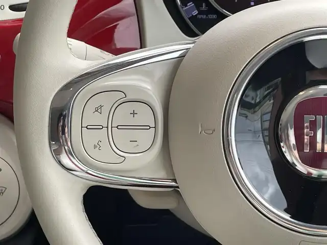 フィアット ５００ ツインエア ラウンジ 高知県 2020(令2)年 4.2万km パソドプレレッド 純正ディスプレイオーディオ/・Bluetooth/・AppleCarPlay/・USB/・AM/FM/サンルーフ/純正１５インチアルミホイール/後方コーナーセンサー/ETC/社外カバナシートカバー/前後ドライブレコーダー/純正フロアマット/MTモード付AT