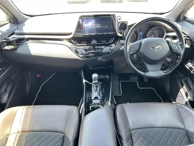トヨタ Ｃ－ＨＲ G LEDエディション 群馬県 2017(平29)年 5.1万km ブラックマイカ 純正SDナビ/（CD/DVD/SD/Bluetooth/MSV）/フルセグテレビ/バックカメラ/セーフティセンスP/・プリクラッシュセーフティシステム/・レーンディパーチャーアラート/・オートマチックハイビーム/・レーダークルーズコントロール/ブラインドスポットモニター/クリアランスソナー/バックソナー/オートブレーキホールド/ハーフレザーシート/快適温熱シート/ドライブレコーダー/LEDヘッドランプ/シーケンシャルターンランプ/純正18インチアルミホイール/純正フロアマット/ドアバイザー