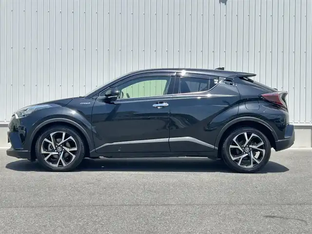 トヨタ Ｃ－ＨＲ G LEDエディション 群馬県 2017(平29)年 5.1万km ブラックマイカ 純正SDナビ/（CD/DVD/SD/Bluetooth/MSV）/フルセグテレビ/バックカメラ/セーフティセンスP/・プリクラッシュセーフティシステム/・レーンディパーチャーアラート/・オートマチックハイビーム/・レーダークルーズコントロール/ブラインドスポットモニター/クリアランスソナー/バックソナー/オートブレーキホールド/ハーフレザーシート/快適温熱シート/ドライブレコーダー/LEDヘッドランプ/シーケンシャルターンランプ/純正18インチアルミホイール/純正フロアマット/ドアバイザー