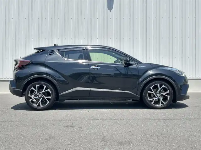 トヨタ Ｃ－ＨＲ G LEDエディション 群馬県 2017(平29)年 5.1万km ブラックマイカ 純正SDナビ/（CD/DVD/SD/Bluetooth/MSV）/フルセグテレビ/バックカメラ/セーフティセンスP/・プリクラッシュセーフティシステム/・レーンディパーチャーアラート/・オートマチックハイビーム/・レーダークルーズコントロール/ブラインドスポットモニター/クリアランスソナー/バックソナー/オートブレーキホールド/ハーフレザーシート/快適温熱シート/ドライブレコーダー/LEDヘッドランプ/シーケンシャルターンランプ/純正18インチアルミホイール/純正フロアマット/ドアバイザー