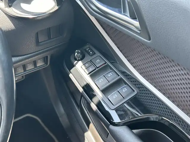 トヨタ Ｃ－ＨＲ G LEDエディション 群馬県 2017(平29)年 5.1万km ブラックマイカ 純正SDナビ/（CD/DVD/SD/Bluetooth/MSV）/フルセグテレビ/バックカメラ/セーフティセンスP/・プリクラッシュセーフティシステム/・レーンディパーチャーアラート/・オートマチックハイビーム/・レーダークルーズコントロール/ブラインドスポットモニター/クリアランスソナー/バックソナー/オートブレーキホールド/ハーフレザーシート/快適温熱シート/ドライブレコーダー/LEDヘッドランプ/シーケンシャルターンランプ/純正18インチアルミホイール/純正フロアマット/ドアバイザー