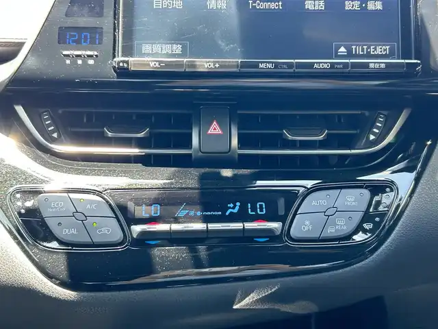 トヨタ Ｃ－ＨＲ G LEDエディション 群馬県 2017(平29)年 5.1万km ブラックマイカ 純正SDナビ/（CD/DVD/SD/Bluetooth/MSV）/フルセグテレビ/バックカメラ/セーフティセンスP/・プリクラッシュセーフティシステム/・レーンディパーチャーアラート/・オートマチックハイビーム/・レーダークルーズコントロール/ブラインドスポットモニター/クリアランスソナー/バックソナー/オートブレーキホールド/ハーフレザーシート/快適温熱シート/ドライブレコーダー/LEDヘッドランプ/シーケンシャルターンランプ/純正18インチアルミホイール/純正フロアマット/ドアバイザー