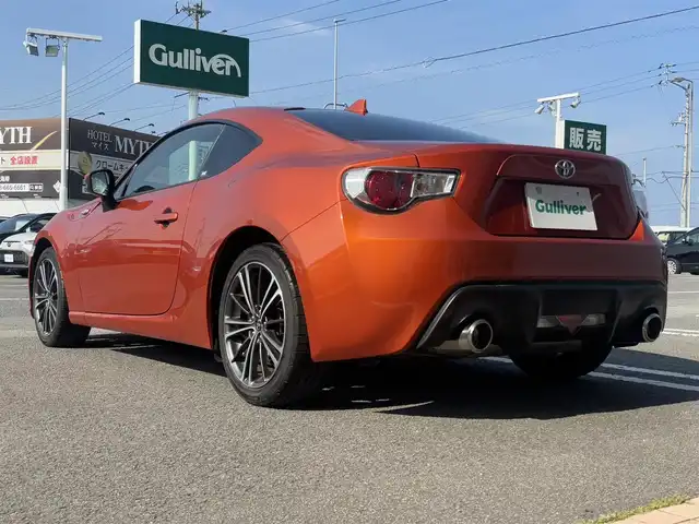 トヨタ ８６ GT 徳島県 2015(平27)年 2.9万km オレンジメタリック ケンウッドメモリナビ　MDVーZ701W/(AM.FM.CD.BT.TV)/クルーズコントロール/純正アルミホイール/ＨＩＤヘッドライト/純正フロアマット/前方ドライブレコーダー MDVーZ701W/オートライト/オートエアコン/６速マニュアル/プッシュスタート