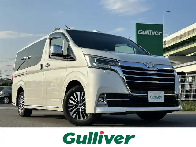 トヨタ グランエース プレミアム 愛知県 2020(令2)年 4.4万km ホワイトパールクリスタルシャイン 純正ナビ/(BT/AM/FM/USB/Miracast/CD/DVD)/フルセグTV/プリクラッシュセーフティシステム/パノラミックビューモニター/コーナーセンサー/レーダークルーズコントロール/パーキングサポートブレーキ/横滑り防止装置/ロードサインアシスト/デジタルインナーミラー/リヤフリップダウンモニター/ビルトインETC/全席シートヒーター/全席パワーシート/両側パワースライドドア/純正17インチAW/LEDヘッドライト/フォグランプ/プッシュスタート/スマートキー/純正フロアマット