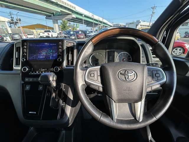 トヨタ グランエース プレミアム 愛知県 2020(令2)年 4.4万km ホワイトパールクリスタルシャイン 純正ナビ/(BT/AM/FM/USB/Miracast/CD/DVD)/フルセグTV/プリクラッシュセーフティシステム/パノラミックビューモニター/コーナーセンサー/レーダークルーズコントロール/パーキングサポートブレーキ/横滑り防止装置/ロードサインアシスト/デジタルインナーミラー/リヤフリップダウンモニター/ビルトインETC/全席シートヒーター/全席パワーシート/両側パワースライドドア/純正17インチAW/LEDヘッドライト/フォグランプ/プッシュスタート/スマートキー/純正フロアマット