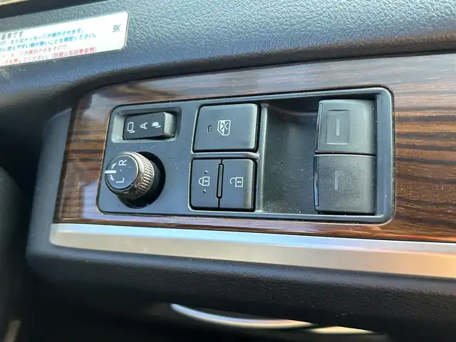 トヨタ グランエース プレミアム 愛知県 2020(令2)年 4.4万km ホワイトパールクリスタルシャイン 純正ナビ/(BT/AM/FM/USB/Miracast/CD/DVD)/フルセグTV/プリクラッシュセーフティシステム/パノラミックビューモニター/コーナーセンサー/レーダークルーズコントロール/パーキングサポートブレーキ/横滑り防止装置/ロードサインアシスト/デジタルインナーミラー/リヤフリップダウンモニター/ビルトインETC/全席シートヒーター/全席パワーシート/両側パワースライドドア/純正17インチAW/LEDヘッドライト/フォグランプ/プッシュスタート/スマートキー/純正フロアマット