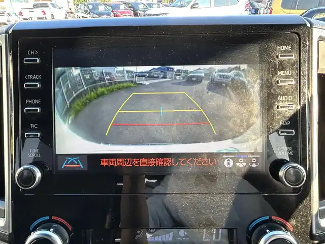 トヨタ グランエース プレミアム 愛知県 2020(令2)年 4.4万km ホワイトパールクリスタルシャイン 純正ナビ/(BT/AM/FM/USB/Miracast/CD/DVD)/フルセグTV/プリクラッシュセーフティシステム/パノラミックビューモニター/コーナーセンサー/レーダークルーズコントロール/パーキングサポートブレーキ/横滑り防止装置/ロードサインアシスト/デジタルインナーミラー/リヤフリップダウンモニター/ビルトインETC/全席シートヒーター/全席パワーシート/両側パワースライドドア/純正17インチAW/LEDヘッドライト/フォグランプ/プッシュスタート/スマートキー/純正フロアマット