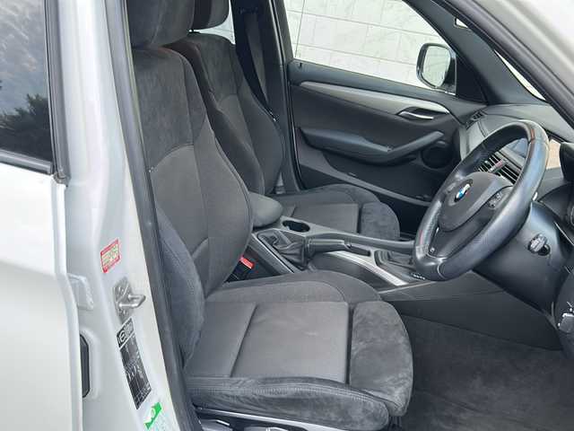ＢＭＷ Ｘ１ 埼玉県 2011(平23)年 6.9万km アルピンホワイトⅢ ETC /純正ナビ AM/FM/ルーフレール/TRC /社外DVDプレイヤー/純正フロアマット/オートライト/LEDヘッドライト/保証書/取扱説明書
