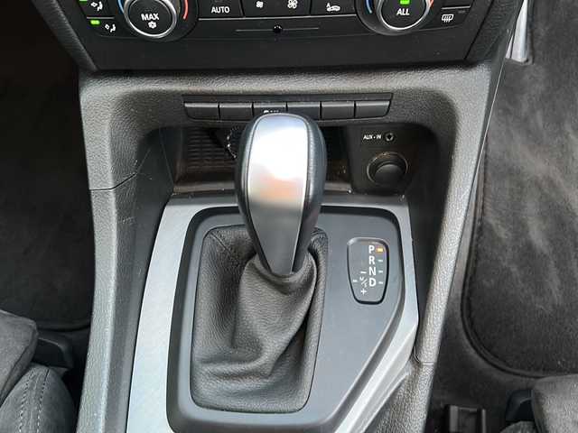 ＢＭＷ Ｘ１ 埼玉県 2011(平23)年 6.9万km アルピンホワイトⅢ ETC /純正ナビ AM/FM/ルーフレール/TRC /社外DVDプレイヤー/純正フロアマット/オートライト/LEDヘッドライト/保証書/取扱説明書