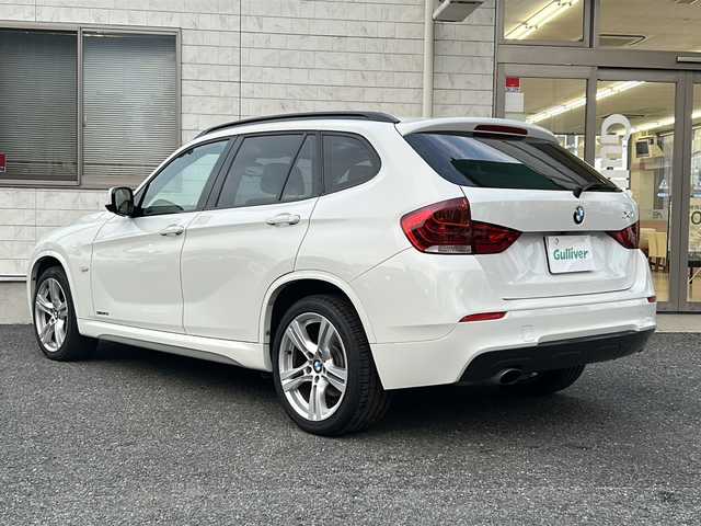 ＢＭＷ Ｘ１ 埼玉県 2011(平23)年 6.9万km アルピンホワイトⅢ ETC /純正ナビ AM/FM/ルーフレール/TRC /社外DVDプレイヤー/純正フロアマット/オートライト/LEDヘッドライト/保証書/取扱説明書
