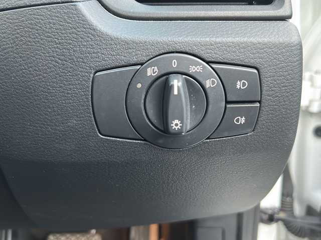 ＢＭＷ Ｘ１ 埼玉県 2011(平23)年 6.9万km アルピンホワイトⅢ ETC /純正ナビ AM/FM/ルーフレール/TRC /社外DVDプレイヤー/純正フロアマット/オートライト/LEDヘッドライト/保証書/取扱説明書