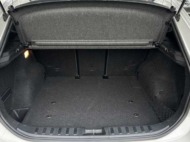 ＢＭＷ Ｘ１ 埼玉県 2011(平23)年 6.9万km アルピンホワイトⅢ ETC /純正ナビ AM/FM/ルーフレール/TRC /社外DVDプレイヤー/純正フロアマット/オートライト/LEDヘッドライト/保証書/取扱説明書