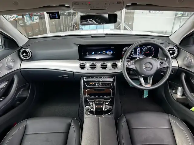 メルセデス・ベンツ Ｅ２００ 4マチック アバンギャルド 富山県 2018(平30)年 4.5万km パール HDDナビ/AM/FMラジオ/フルセグTV/Bluetooth接続/360°カメラ/４WD/アイドリングストップ/ACC/パワーバックドア/前後ドラレコ/D/N席パワーシート/全席シートヒーター/アンビエントライト