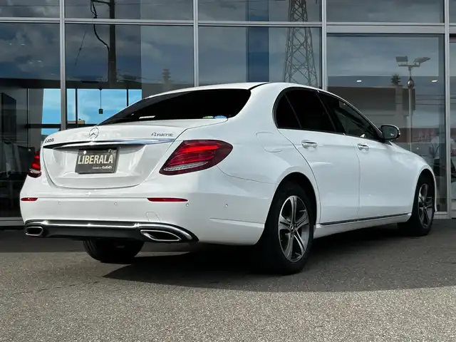 メルセデス・ベンツ Ｅ２００ 4マチック アバンギャルド 富山県 2018(平30)年 4.5万km パール HDDナビ/AM/FMラジオ/フルセグTV/Bluetooth接続/360°カメラ/４WD/アイドリングストップ/ACC/パワーバックドア/前後ドラレコ/D/N席パワーシート/全席シートヒーター/アンビエントライト